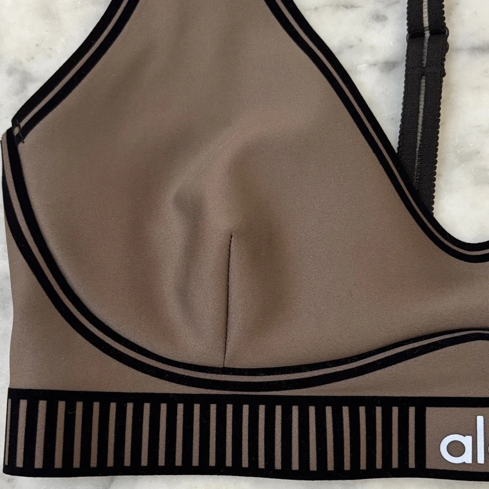 ALO Yoga Black and Brown Bra - Picture 5 of 5